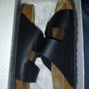 Birkenstocks "Arizona" black leather sandals